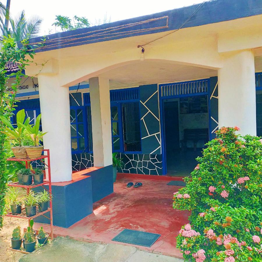 Hotel Eastwind Surf Camp Arugam Bay Esterno foto