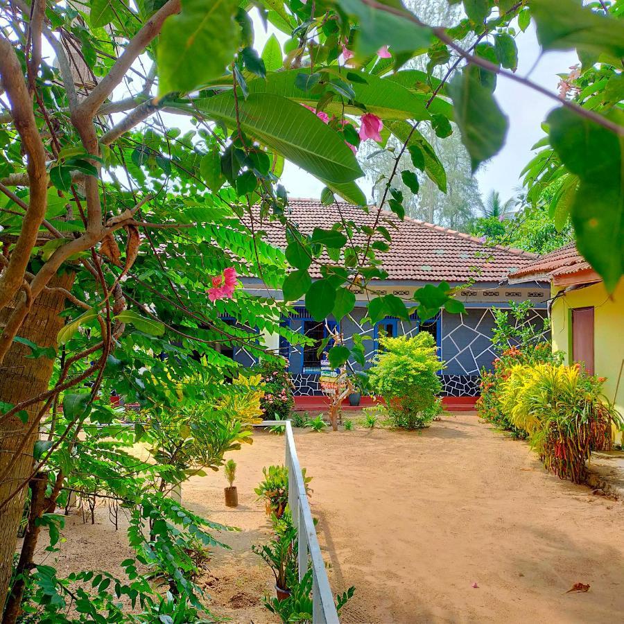 Hotel Eastwind Surf Camp Arugam Bay Esterno foto