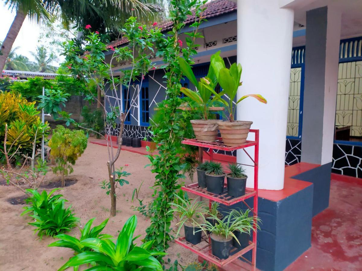 Hotel Eastwind Surf Camp Arugam Bay Esterno foto