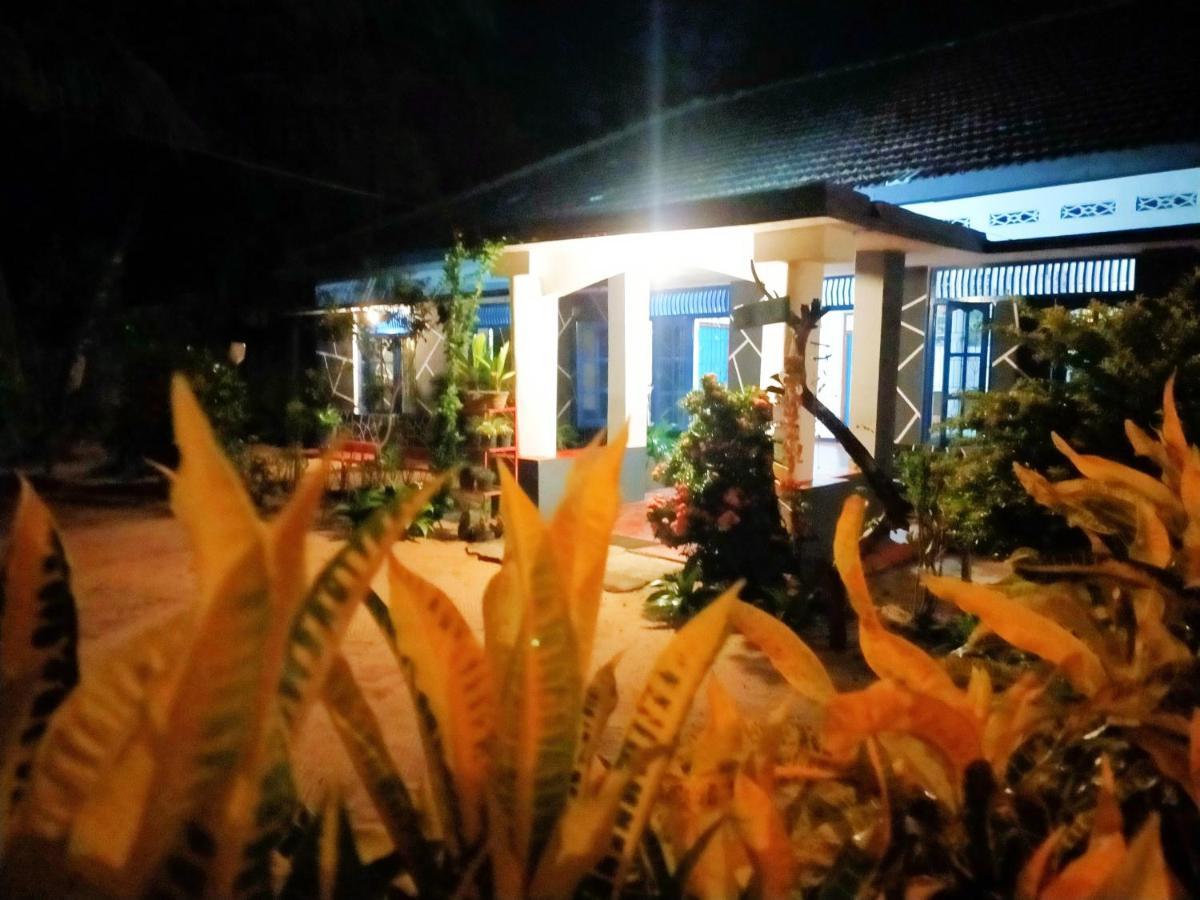 Hotel Eastwind Surf Camp Arugam Bay Esterno foto