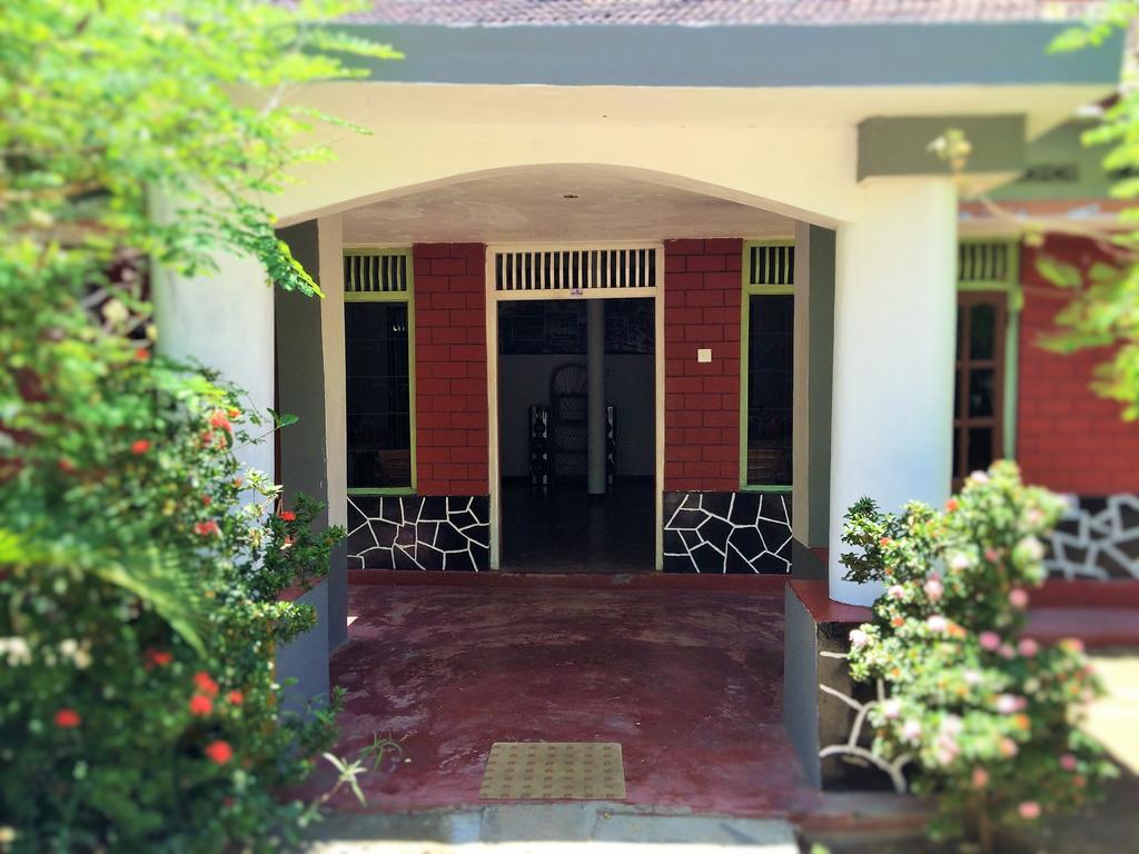 Hotel Eastwind Surf Camp Arugam Bay Esterno foto