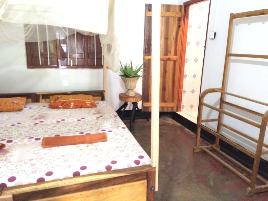 Hotel Eastwind Surf Camp Arugam Bay Esterno foto