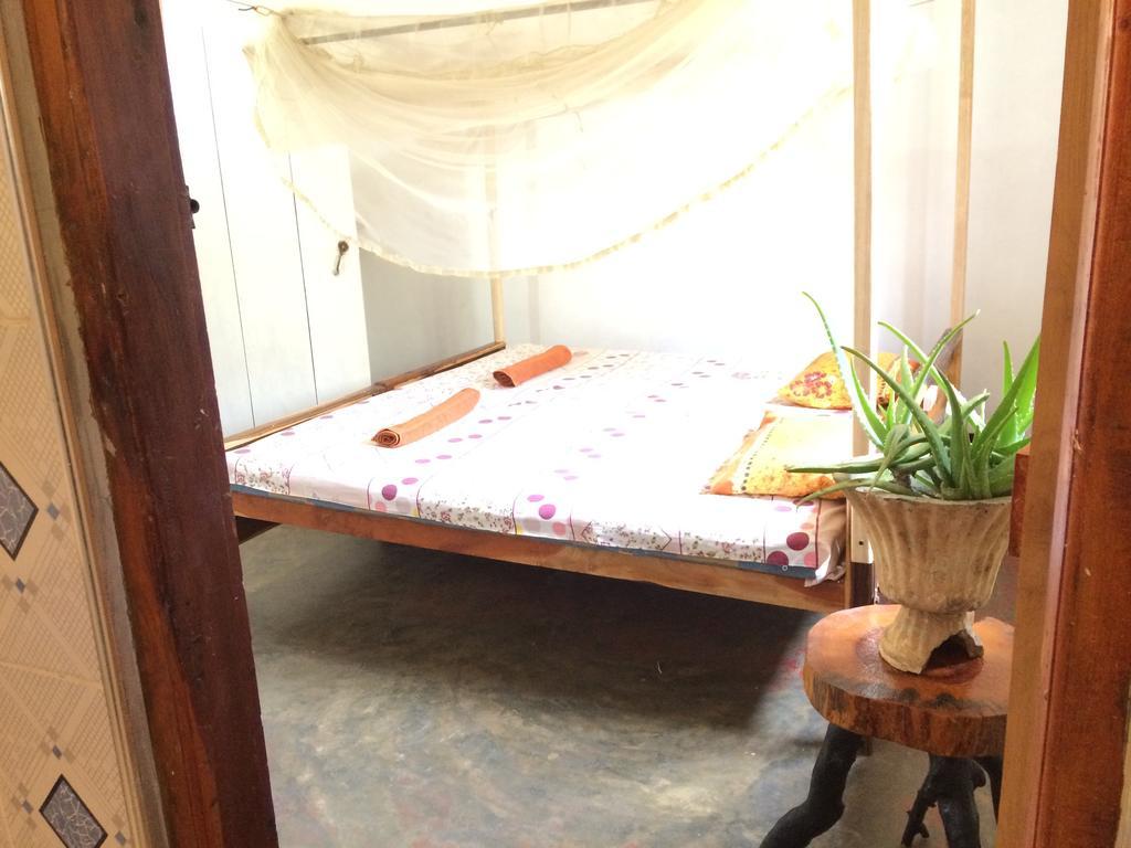 Hotel Eastwind Surf Camp Arugam Bay Esterno foto