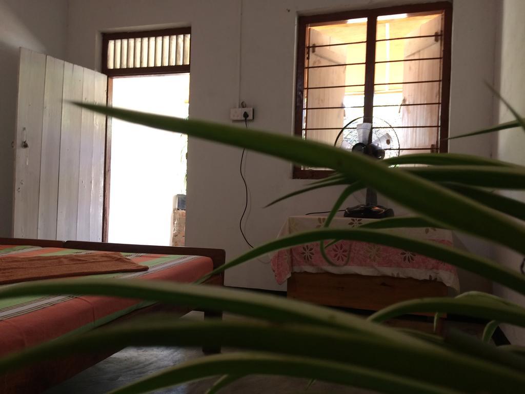 Hotel Eastwind Surf Camp Arugam Bay Esterno foto