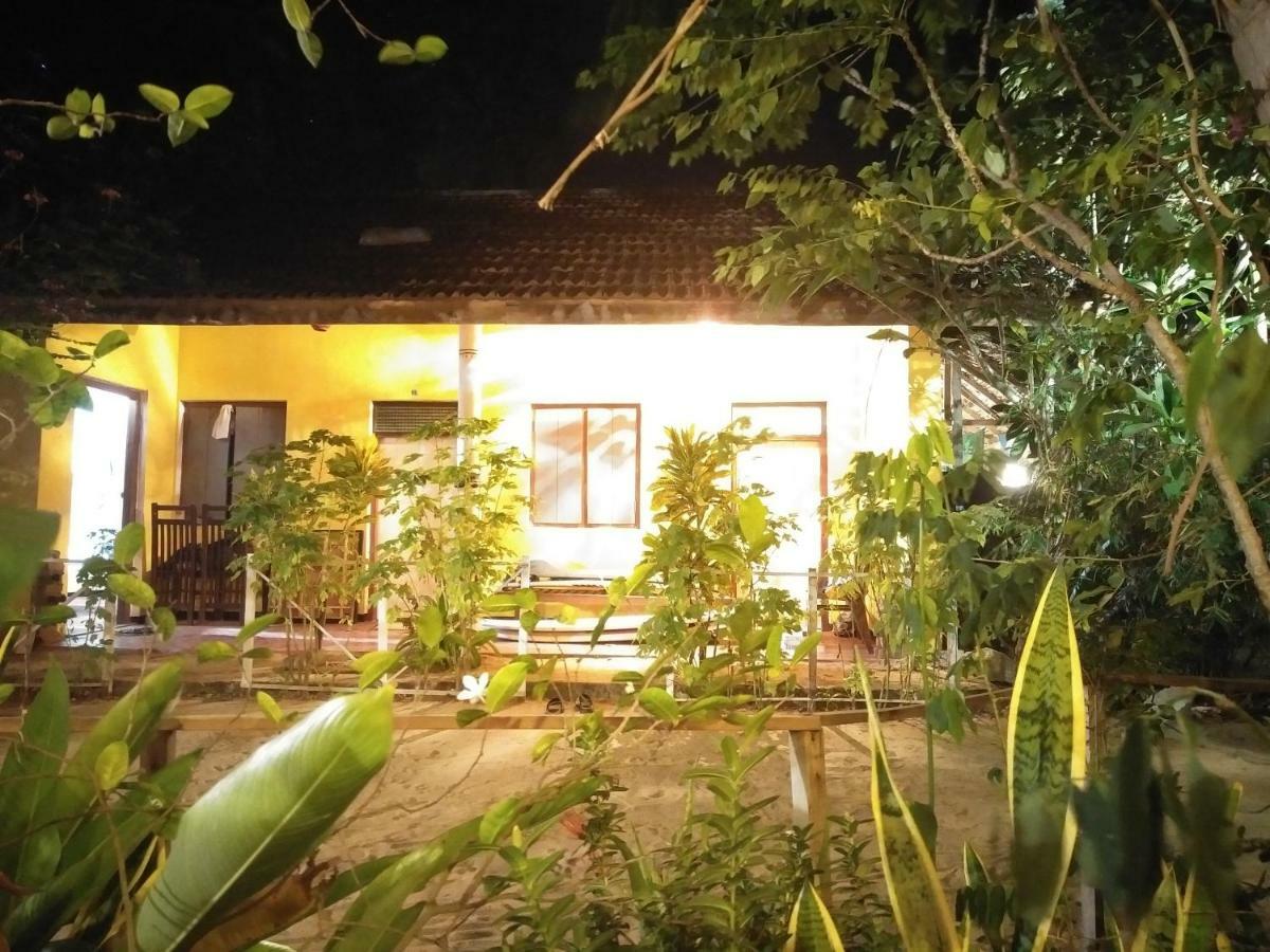 Hotel Eastwind Surf Camp Arugam Bay Esterno foto