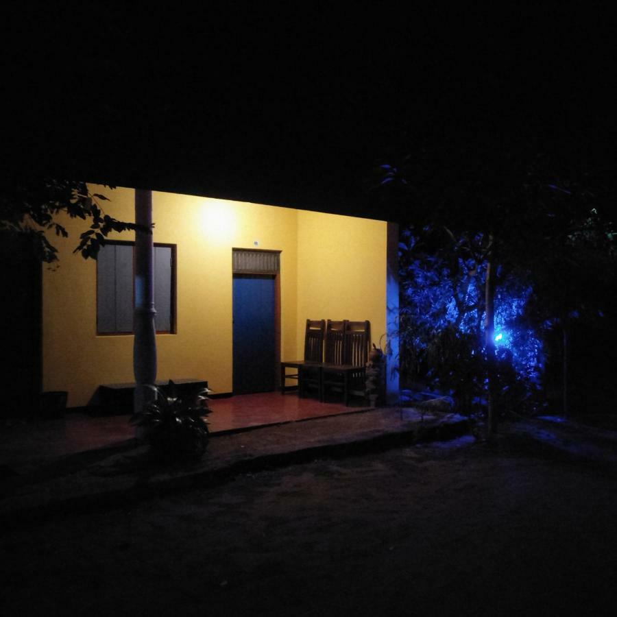 Hotel Eastwind Surf Camp Arugam Bay Esterno foto