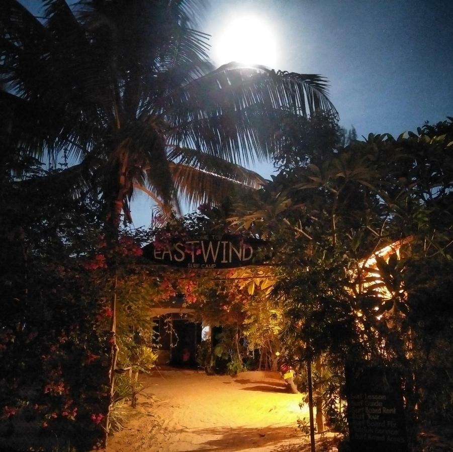 Hotel Eastwind Surf Camp Arugam Bay Esterno foto
