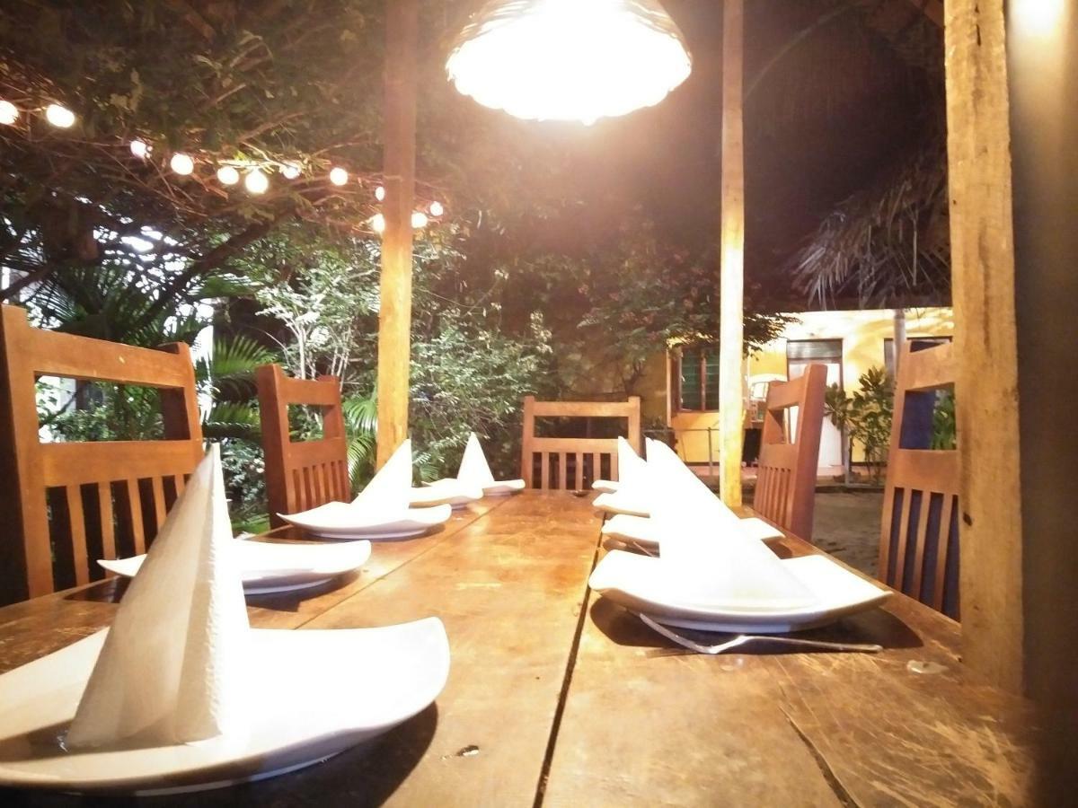 Hotel Eastwind Surf Camp Arugam Bay Esterno foto