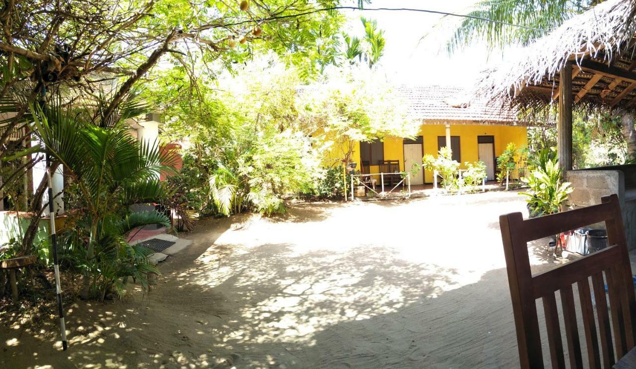 Hotel Eastwind Surf Camp Arugam Bay Esterno foto